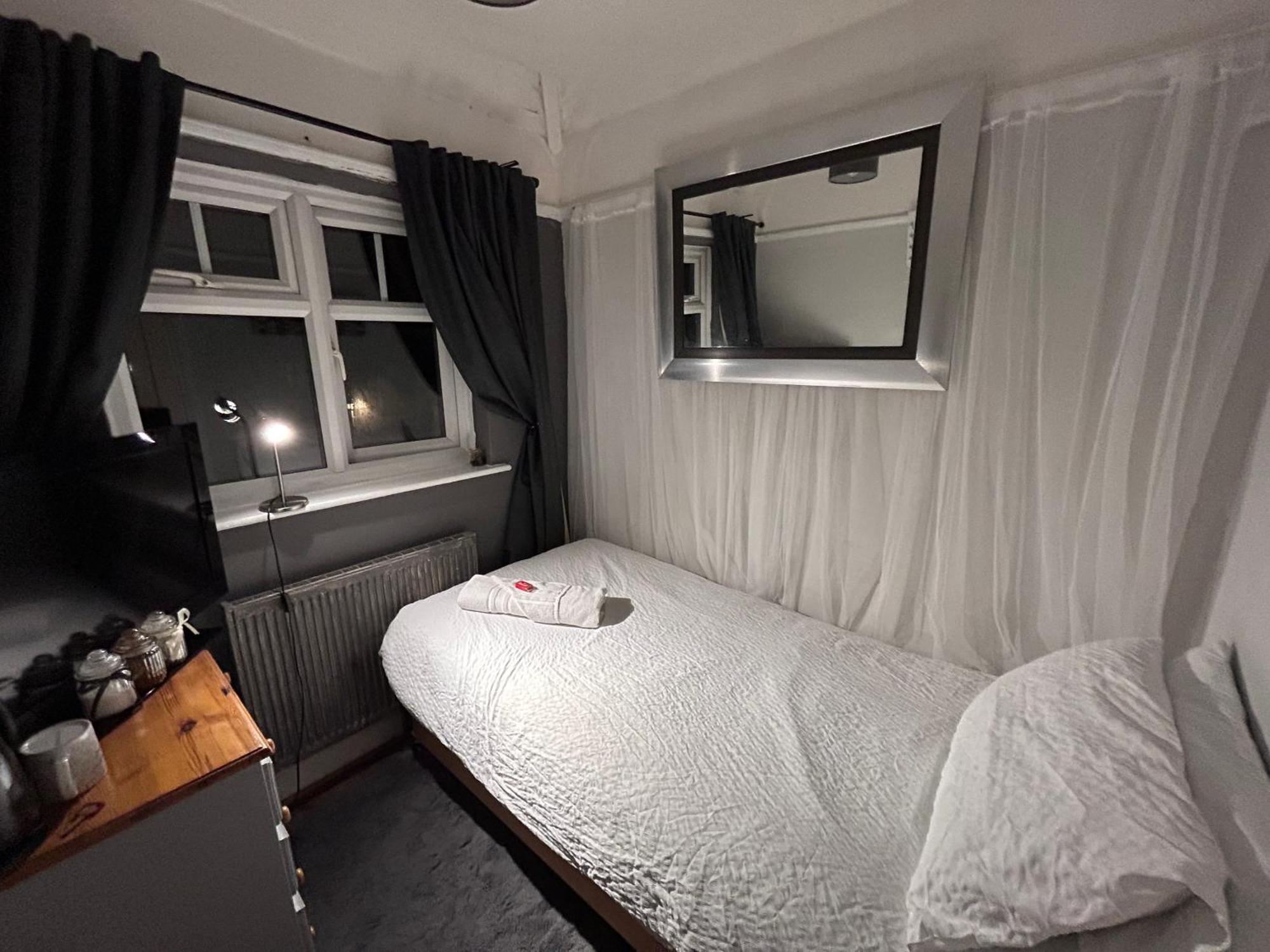 Redditch Rest Near Town Centre & Transport Links Exterior foto